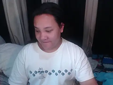Snapshot of Hotcum_ella chatting on April 15, 2026, 2:50 am Hotcum ella online show from April 15, 2026, 2:50 am