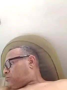 joseib12561 online show from October 8, 2025, 6:08 pm