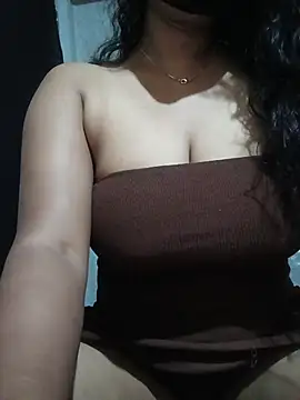 DiyaRoy49 online show from April 7, 2026, 8:43 pm