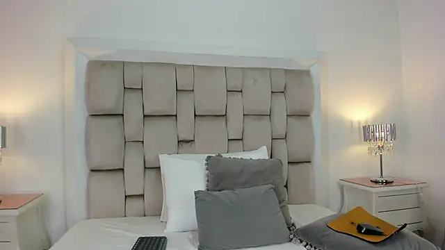 frehia dimou online show from February 9, 2026, 11:30 am