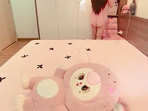 JunCii 9x online show from November 5, 2025, 2:14 am