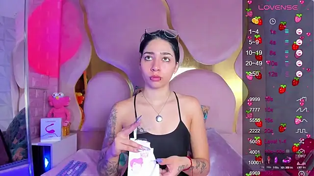 Niina Sissy online show from February 27, 2026, 4:23 am