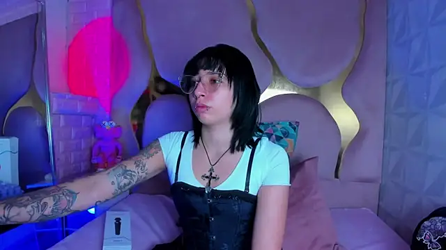 Snapshot of Niina_Sissy chatting on April 4, 2026, 5:36 am Niina Sissy online show from April 4, 2026, 5:36 am