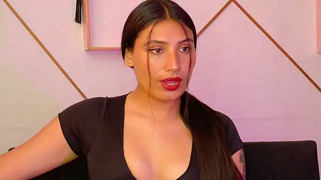 Snapshot of Linda_andrew chatting on December 2, 2025, 6:20 pm Linda andrew online show from December 2, 2025, 6:20 pm