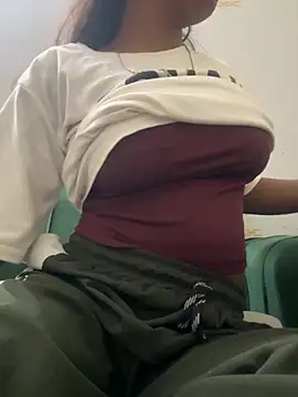 kissujaan online show from October 29, 2025, 5:45 pm