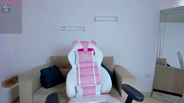 Snapshot of april_smiith chatting on February 19, 2026, 12:13 pm april smiith online show from February 19, 2026, 12:13 pm