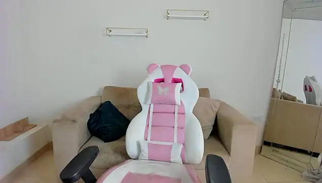 Snapshot of april_smiith chatting on January 10, 2026, 12:22 pm april smiith online show from January 10, 2026, 12:22 pm