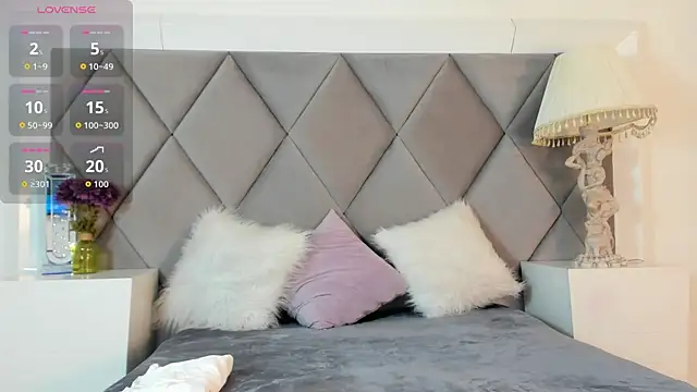 GiadaRizzo online show from October 25, 2025, 2:17 pm