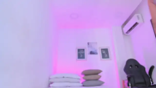 Snapshot of Anastasia_lauren chatting on October 17, 2025, 7:26 pm Anastasia lauren online show from October 17, 2025, 7:26 pm