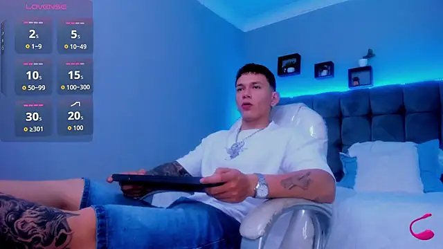 Thomas moon online show from November 30, 2025, 2:18 pm