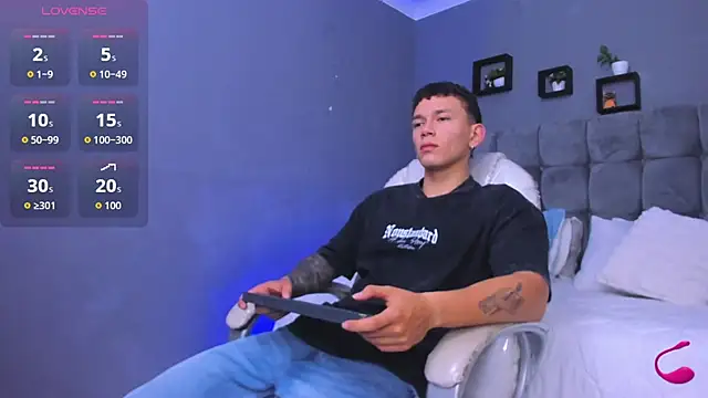 Thomas moon online show from November 9, 2025, 11:58 am