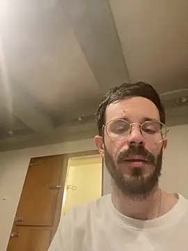 Snapshot of lolo7121 chatting on February 3, 2026, 11:32 pm lolo7121 online show from February 3, 2026, 11:32 pm