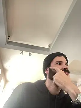 Snapshot of lolo7121 chatting on March 19, 2026, 2:06 pm lolo7121 online show from March 19, 2026, 2:06 pm