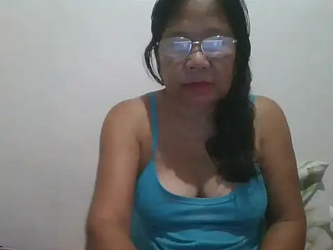 Snapshot of AMANDA99X chatting on October 25, 2025, 10:43 pm AMANDA99X online show from October 25, 2025, 10:43 pm