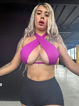 Snapshot of YouCandiSumisa chatting on January 15, 2026, 6:33 pm YouCandiSumisa online show from January 15, 2026, 6:33 pm