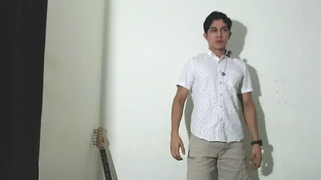 Snapshot of Penelope77 chatting on December 14, 2025, 4:18 am Penelope77 online show from December 14, 2025, 4:18 am