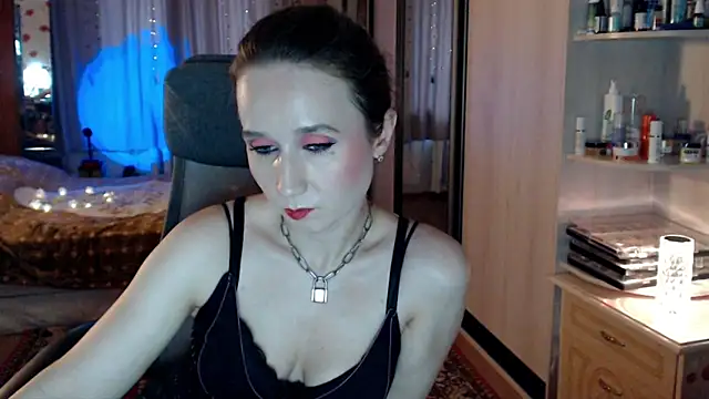 ClassyInna online show from December 5, 2025, 8:46 am