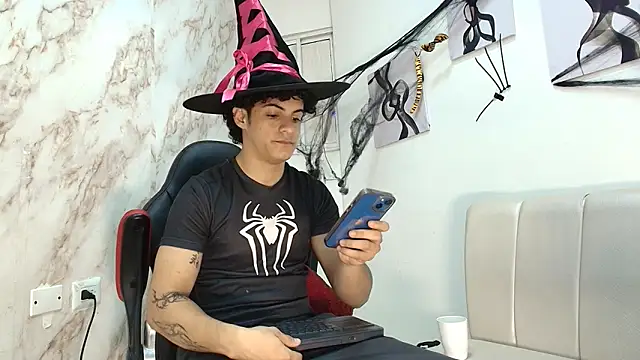 Snapshot of mikey_banji chatting on October 21, 2025, 12:37 pm mikey banji online show from October 21, 2025, 12:37 pm