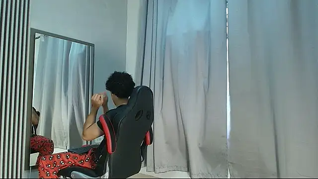 Snapshot of mikey_banji chatting on September 30, 2025, 12:44 pm mikey banji online show from September 30, 2025, 12:44 pm