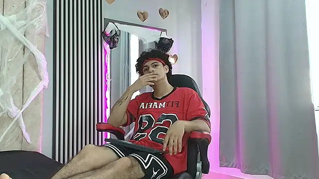Snapshot of mikey_banji chatting on October 18, 2025, 8:55 pm mikey banji online show from October 18, 2025, 8:55 pm