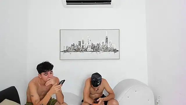 Snapshot of YouBratty2 chatting on November 12, 2025, 12:37 am YouBratty2 online show from November 12, 2025, 12:37 am