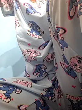 aellabeyonce online show from September 15, 2025, 7:53 am