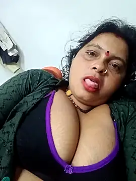 Hot komal1 online show from February 4, 2026, 10:05 pm