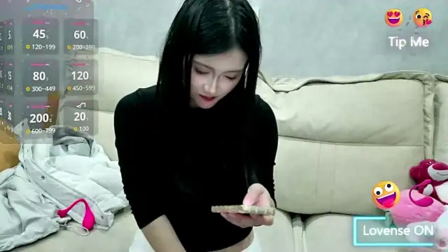 Snapshot of xiaoLI-2025 chatting on March 6, 2026, 3:29 pm xiaoLI-2025 online show from March 6, 2026, 3:29 pm