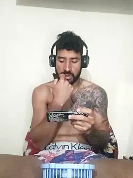 Snapshot of Alexsexygamer chatting on December 17, 2025, 8:03 pm Alexsexygamer online show from December 17, 2025, 8:03 pm