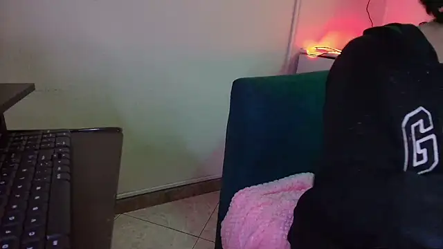 Terraelowen online show from November 7, 2025, 11:48 am