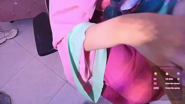 Terraelowen online show from October 31, 2025, 12:35 pm