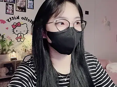 keelinnn19 online show from December 15, 2025, 6:58 pm