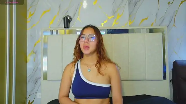 Snapshot of angeles_azul chatting on May 3, 2026, 4:54 pm angeles azul online show from May 3, 2026, 4:54 pm