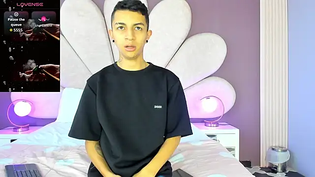 NickandAbby  online show from November 14, 2025, 12:20 pm