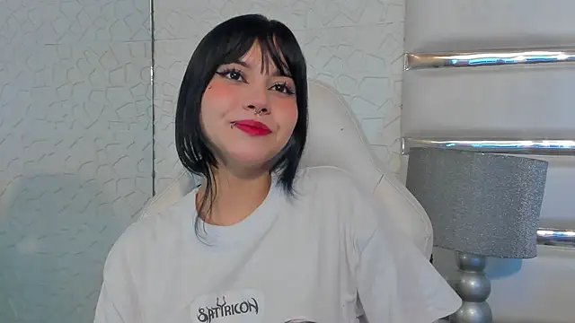 Snapshot of TatiLee chatting on January 16, 2026, 1:59 pm TatiLee online show from January 16, 2026, 1:59 pm