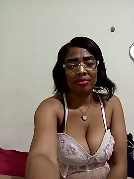 Snapshot of SEXYMOANSXX chatting on April 6, 2026, 2:29 am SEXYMOANSXX online show from April 6, 2026, 2:29 am