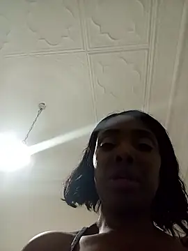 Snapshot of SEXYMOANSXX chatting on January 14, 2026, 10:35 pm SEXYMOANSXX online show from January 14, 2026, 10:35 pm