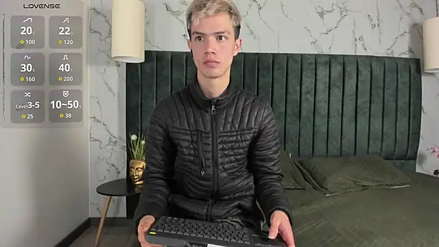 nicktorn online show from November 20, 2025, 2:07 pm