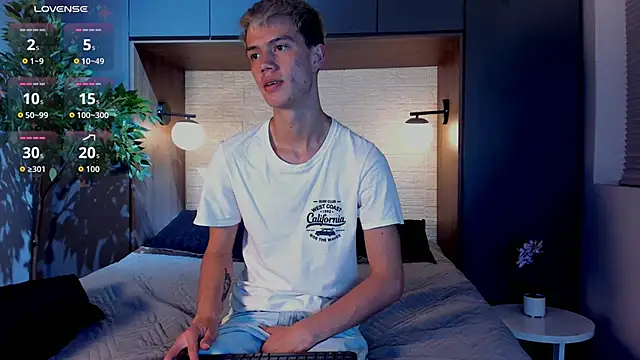 nicktorn online show from November 13, 2025, 8:24 pm