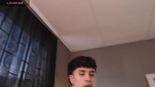 Snapshot of PaulEvens chatting on February 9, 2026, 12:58 pm PaulEvens online show from February 9, 2026, 12:58 pm