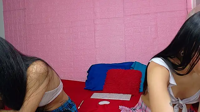 harleymia68 online show from November 28, 2025, 1:11 pm