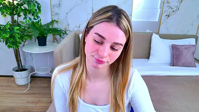 SweetyLicky online show from March 18, 2026, 4:08 pm