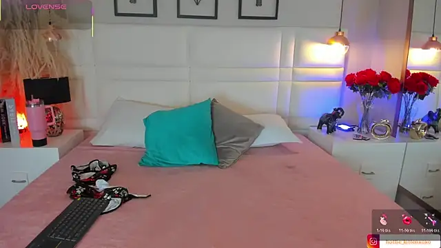 Snapshot of Viollet_xoxo chatting on November 22, 2025, 7:24 pm Viollet xoxo online show from November 22, 2025, 7:24 pm