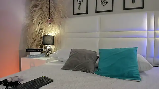 Snapshot of Viollet_xoxo chatting on December 5, 2025, 8:06 pm Viollet xoxo online show from December 5, 2025, 8:06 pm