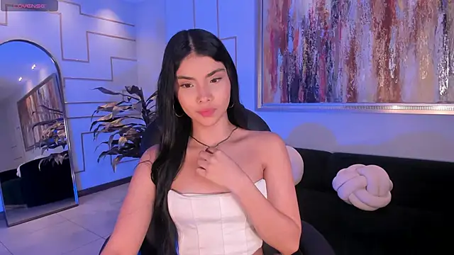 Snapshot of MiaLaurence chatting on December 16, 2025, 7:40 pm MiaLaurence online show from December 16, 2025, 7:40 pm