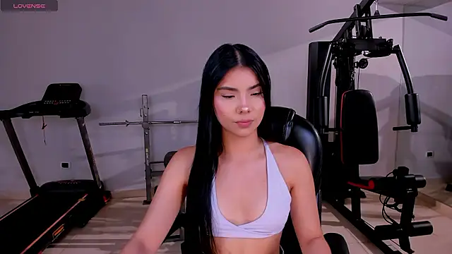 Snapshot of MiaLaurence chatting on March 21, 2026, 6:56 pm MiaLaurence online show from March 21, 2026, 6:56 pm