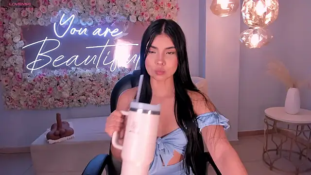 Snapshot of MiaLaurence chatting on March 24, 2026, 7:36 pm MiaLaurence online show from March 24, 2026, 7:36 pm