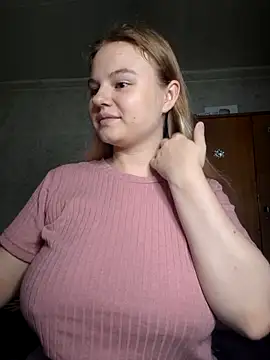 Snapshot of SlipperSherry chatting on September 8, 2025, 8:19 pm SlipperSherry online show from September 8, 2025, 8:19 pm