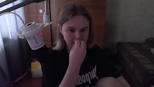 Snapshot of SlipperSherry chatting on October 1, 2025, 8:19 am SlipperSherry online show from October 1, 2025, 8:19 am