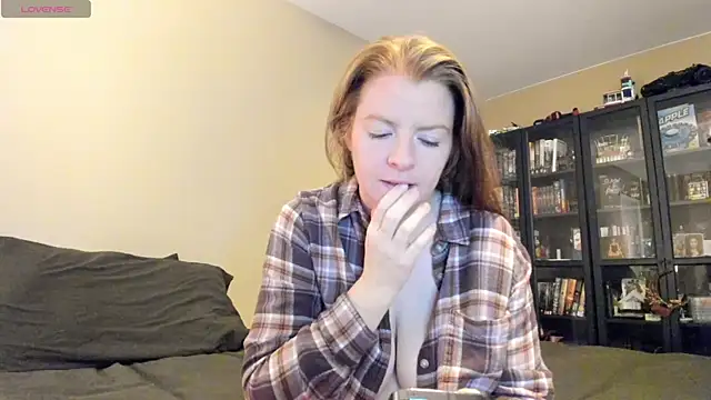 LndsyR90 online show from December 17, 2025, 3:33 am